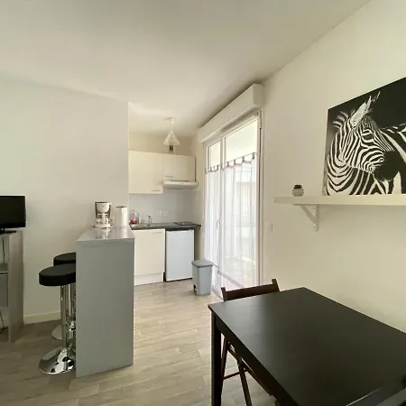 Joli Avec Terrasse Pres Du Vieux-port شقة لا روشيل