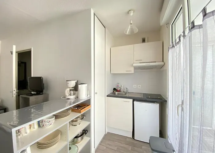 Joli Avec Terrasse Pres Du Vieux-port Apartment *